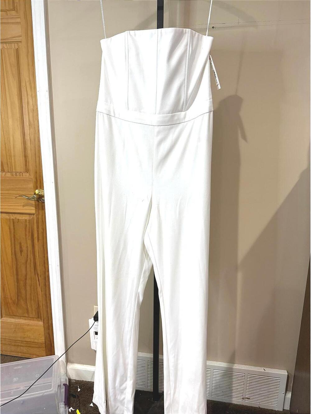alice + olivia White Romper Size 12 NWT *dirty*